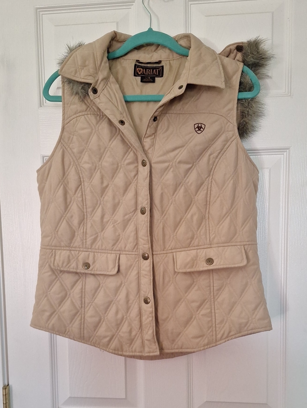 Ariat Quilted Light Beige Vest with Detachable Faux Fur Hood